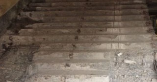Демонтаж ступеней в таре: гранитные, деревянные, ЖБ - расценка в смете от 308 руб.